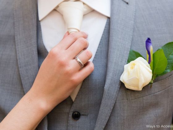 6 Ways to Accessorize a Wedding Suit